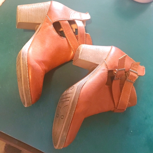 Maurices Shoes - Maurices Brown Booties 9